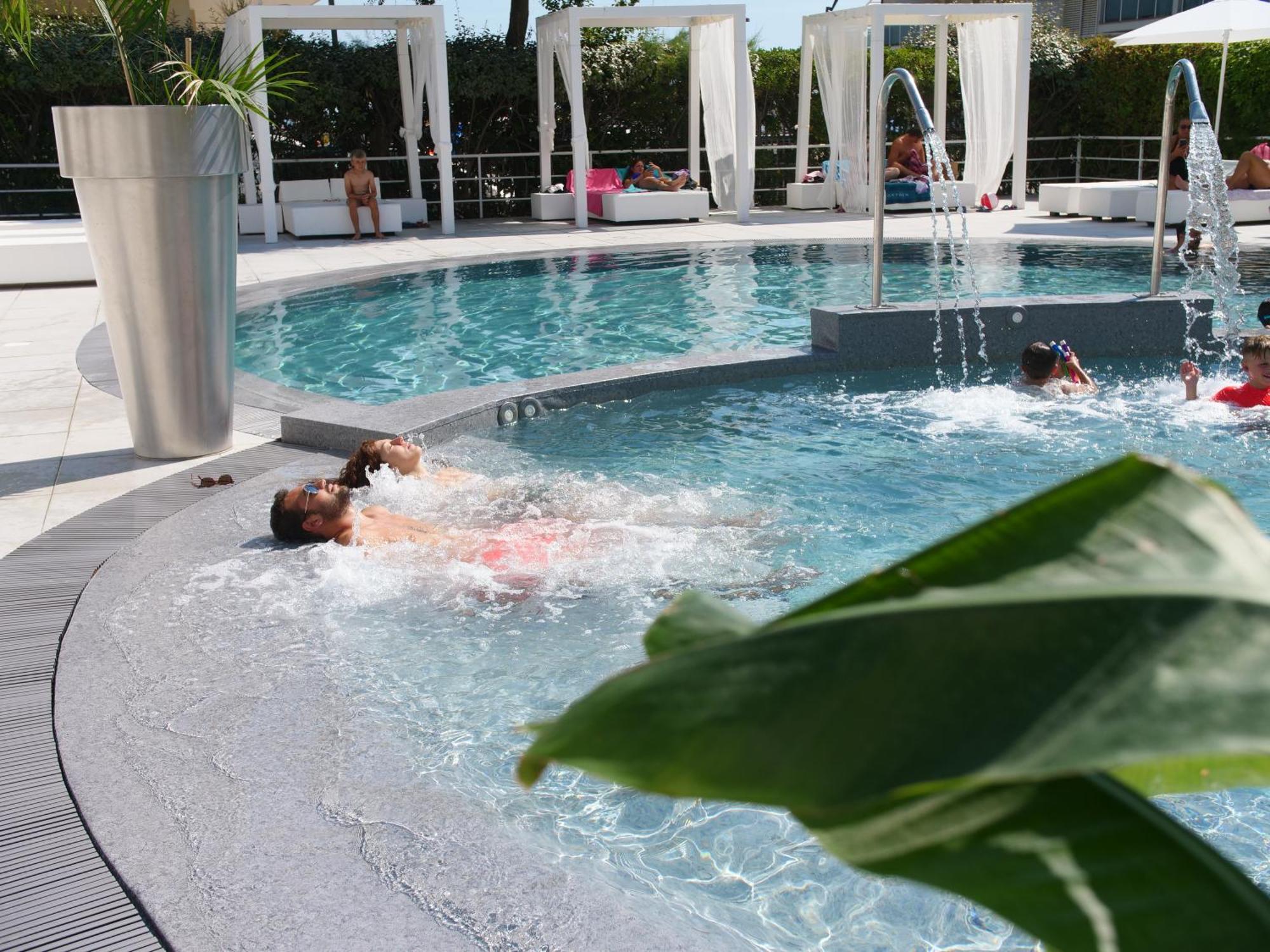Oxygen Lifestyle Hotel Viserbella di Rimini Eksteriør bilde
